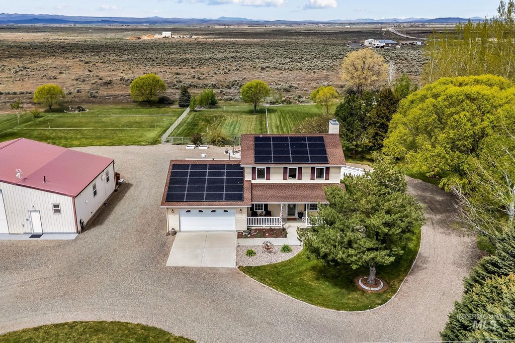 Photo of 12 Huyser Dr, Shoshone, ID 83352 (MLS # 98984963)