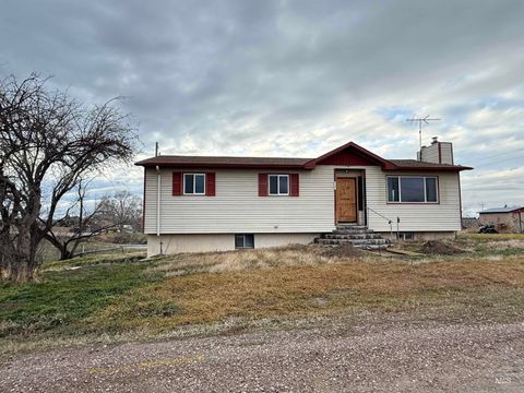 2932 S Arthur American Falls ID 83211