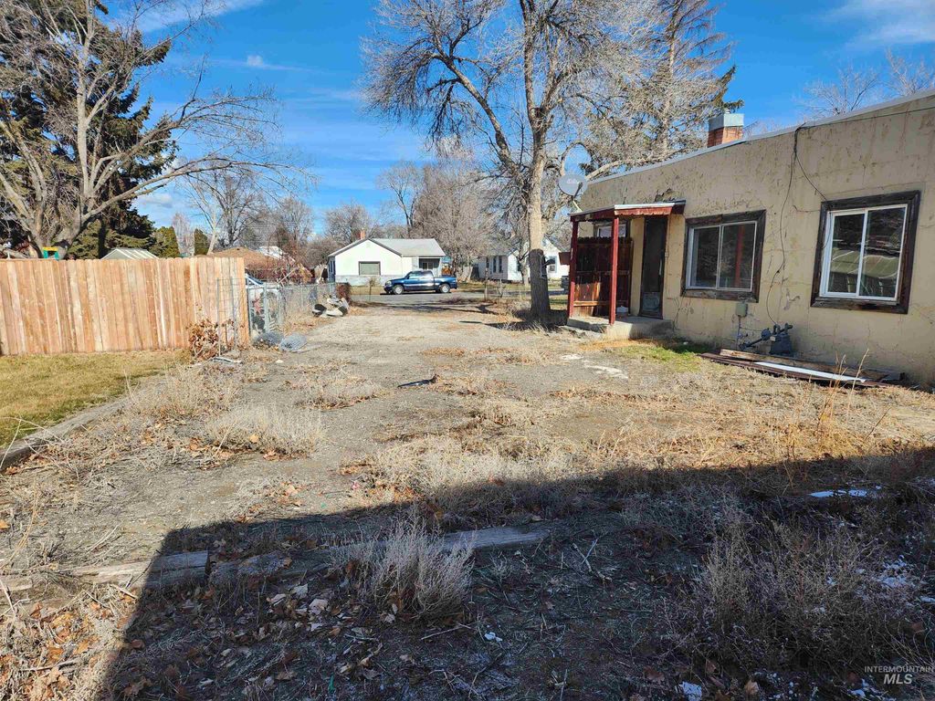 Photo of 409 1st Ave E Ave, Jerome, ID 83338 (MLS # 98975425)