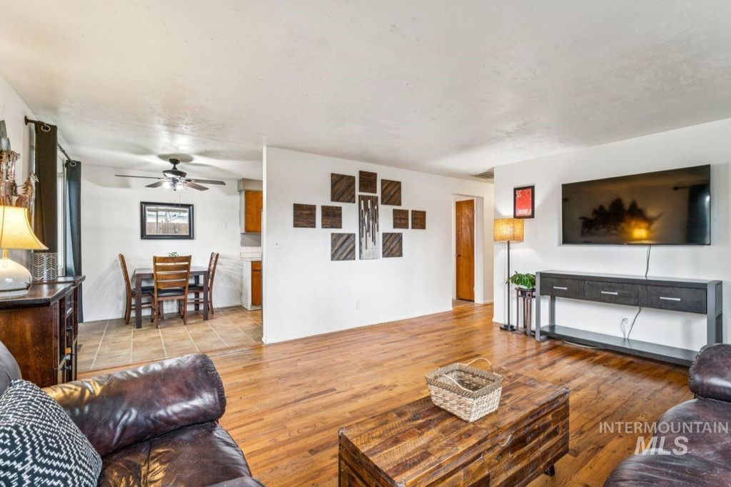 Photo of 3840 N Jackie Ln, Boise, ID 83704 (MLS # 98982642)