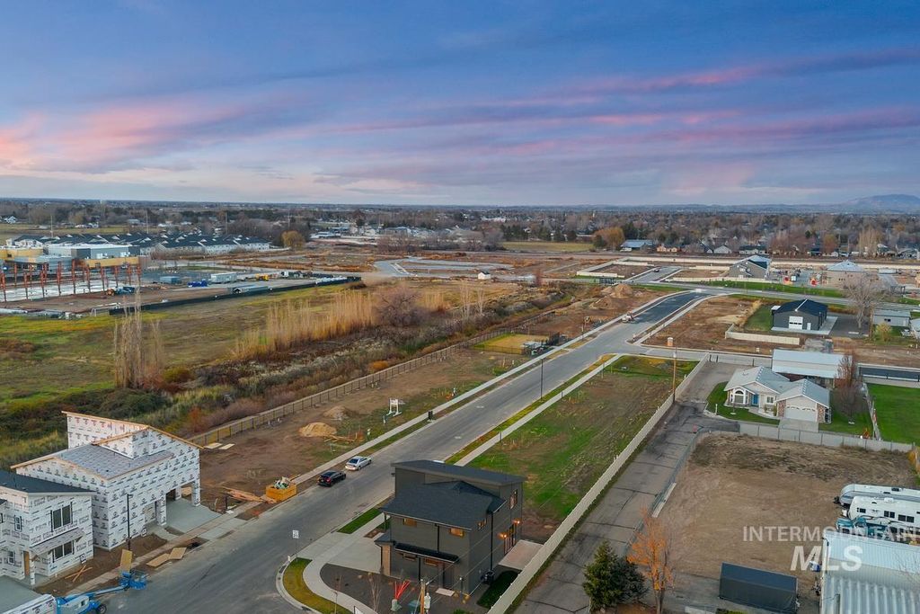 Photo of 76 N Feather Reed Ave, Meridian, ID 83642 (MLS # 98982728)