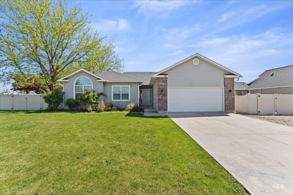 Photo of 96 N Wedgwood Dr, Nampa, ID 83651 (MLS # 98984389)