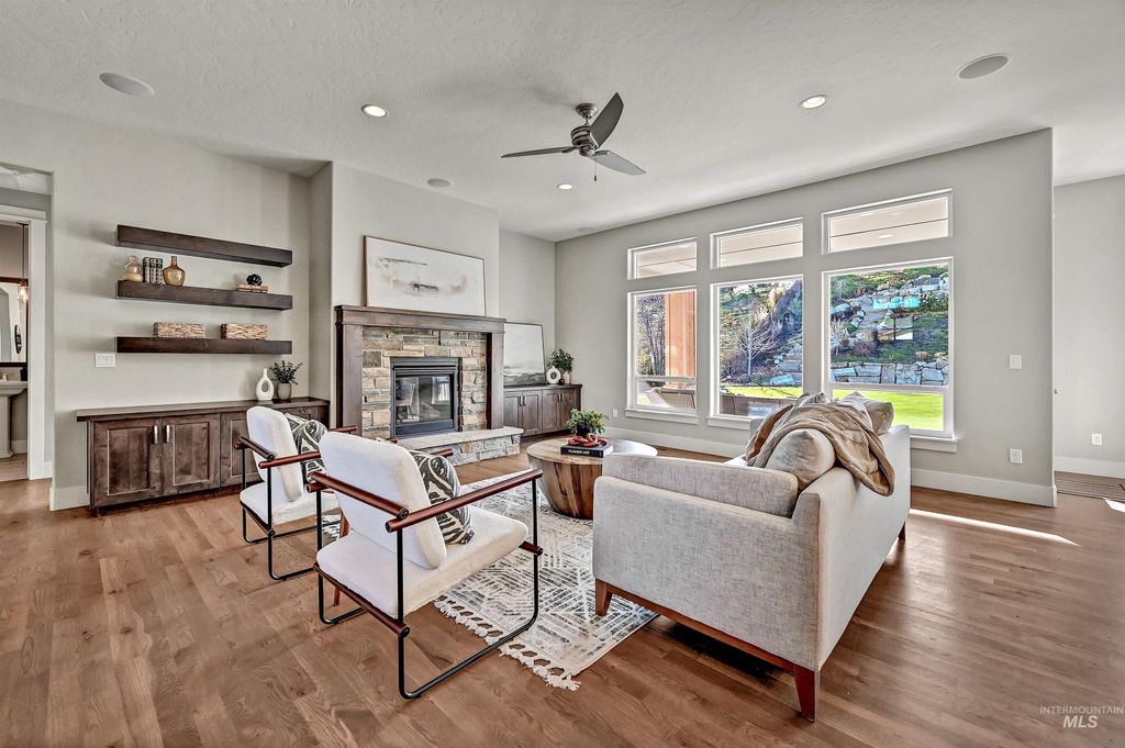 Photo of 2115 E Lodge Trail Ct, Meridian, ID 83642 (MLS # 98968895)