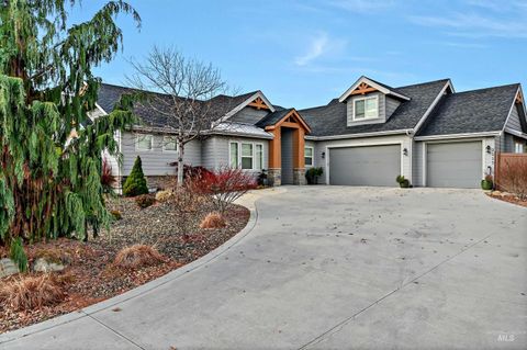 Photo of 2115 E Lodge Trail Ct, Meridian, ID 83642 (MLS # 98968895)