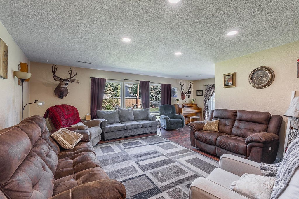 Photo of 448 W Bird AVE, Nampa, ID 83686 (MLS # 99002748)