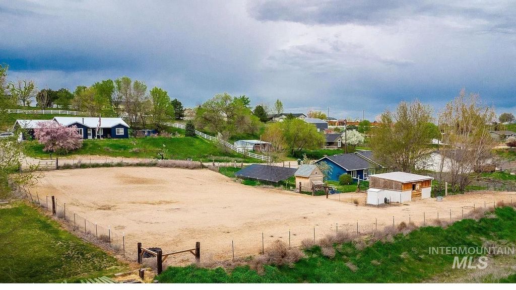 Photo of 3914 Wild Wood Ln, New Plymouth, ID 83655 (MLS # 98974078)