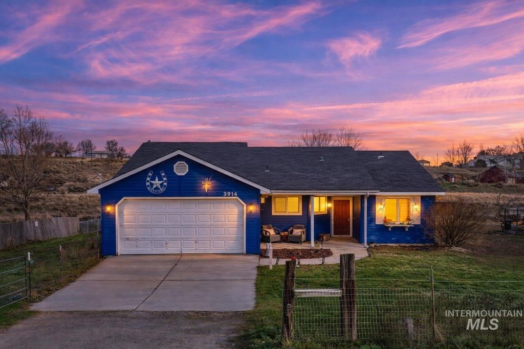 Photo of 3914 Wild Wood Ln, New Plymouth, ID 83655 (MLS # 98974078)