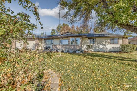 Photo of 710 N 5th St, Nyssa, OR 97913 (MLS # 98964081)