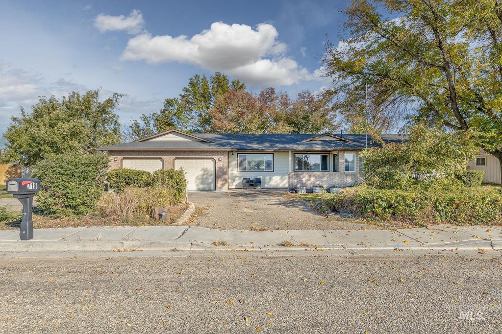 Photo of 710 N 5th St, Nyssa, OR 97913 (MLS # 98964081)