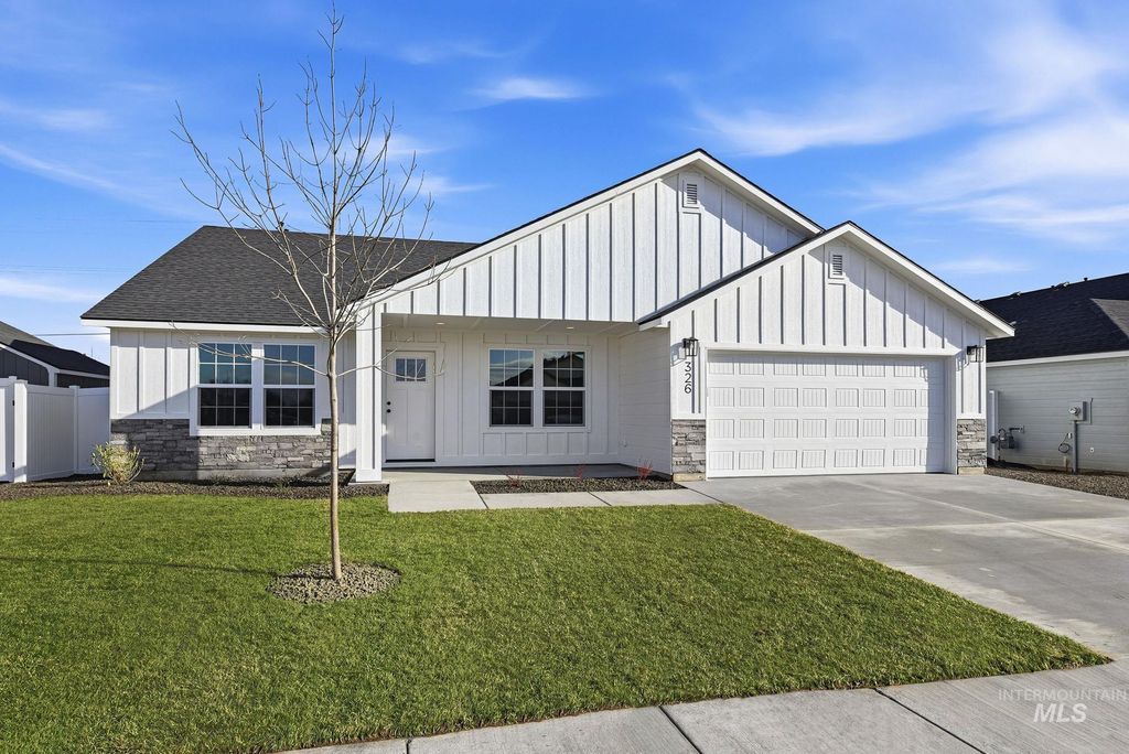 Photo of 326 N 12th St, Parma, ID 83660 (MLS # 98972817)