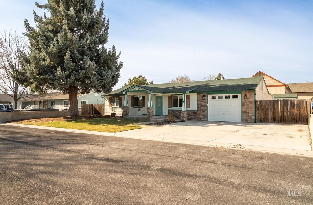 Photo of 6 S Canyon Drive, Middleton, ID 83644 (MLS # 98975666)