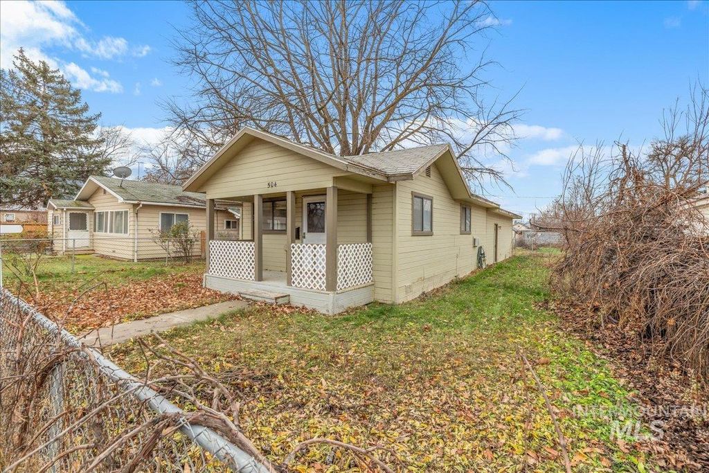Photo of 504 E Bates Ave, Parma, ID 83660 (MLS # 98971059)