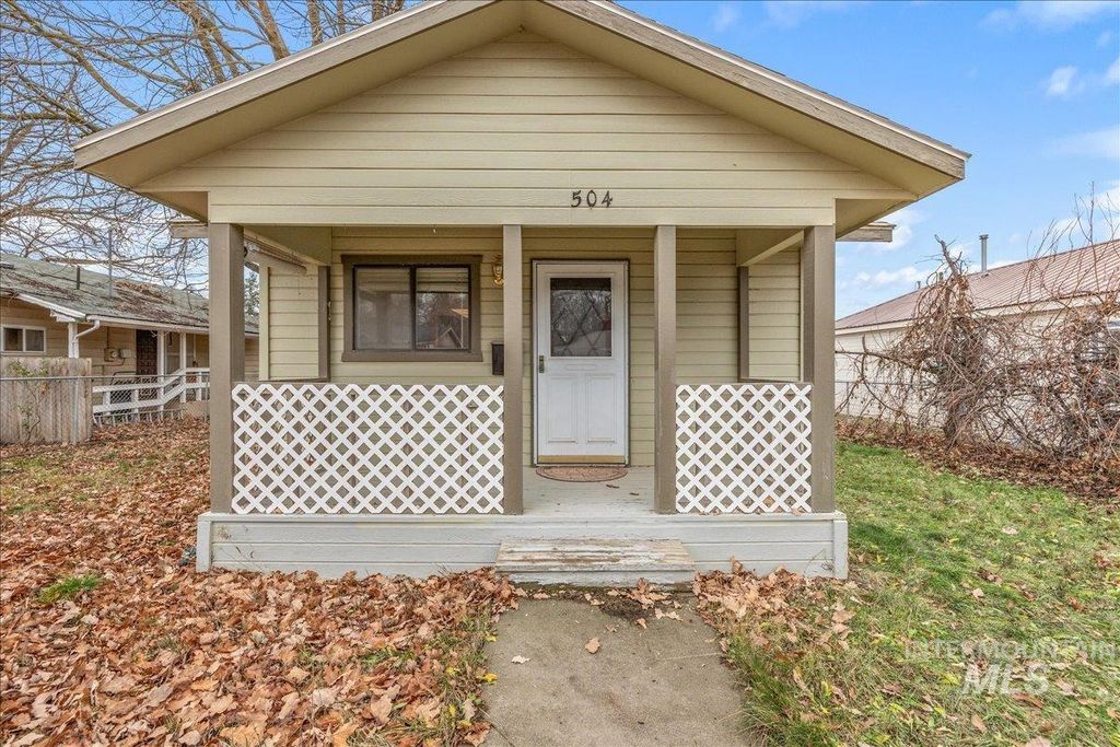 Photo of 504 E Bates Ave, Parma, ID 83660 (MLS # 98971059)