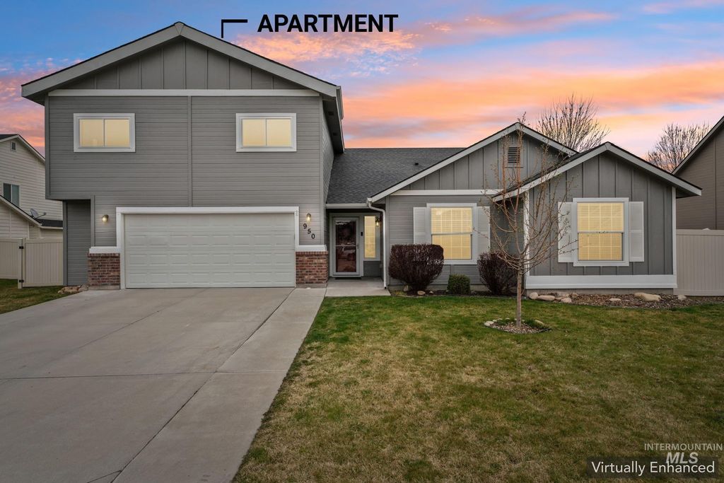 Photo of 950 N Pine Brook Way, Star, ID 83669 (MLS # 98977780)