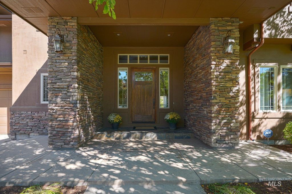 Photo of 6558 E Escarpment Ct, Boise, ID 83716 (MLS # 98984454)