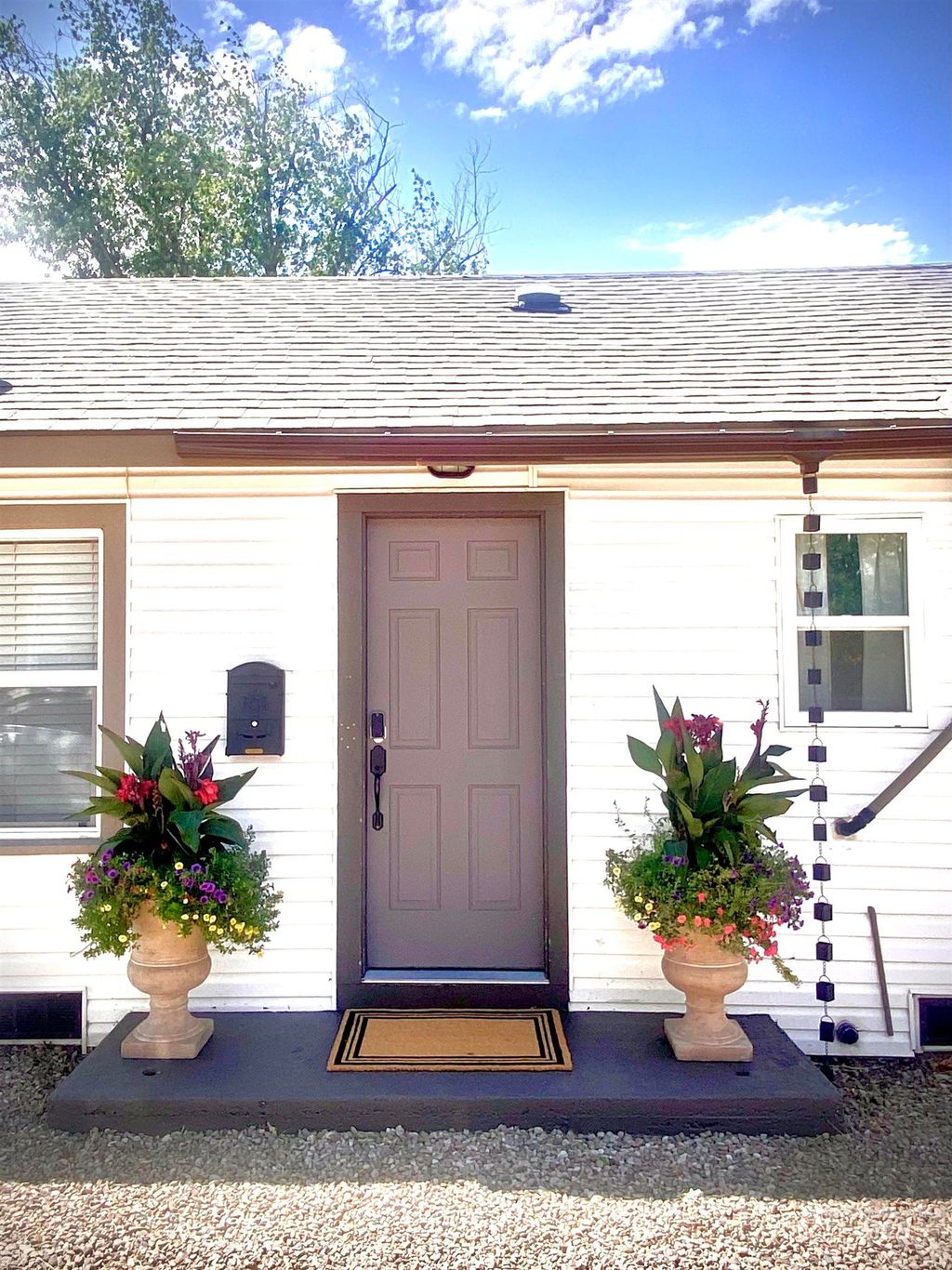 Photo of 2416 W Ona St, Boise, ID 83705 (MLS # 98975265)