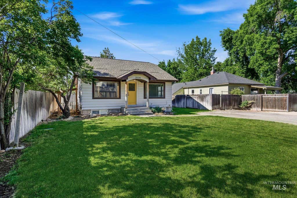 Photo of 2034 S Broxon St, Boise, ID 83705 (MLS # 98996216)