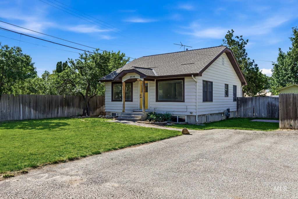 Photo of 2034 S Broxon St, Boise, ID 83705 (MLS # 98996216)