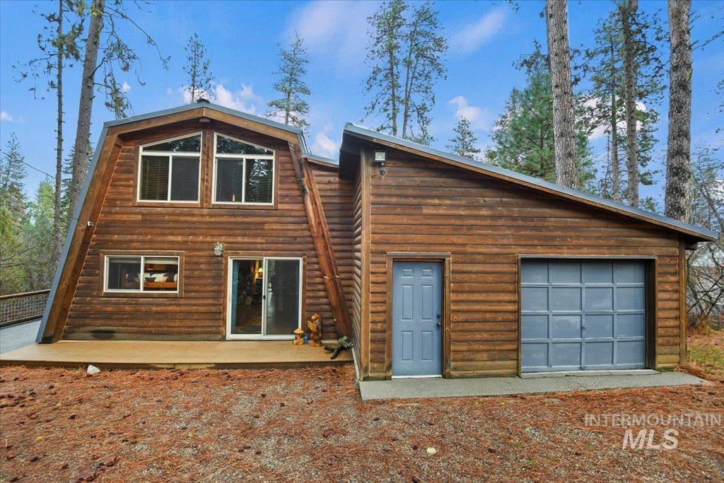 Photo of 9 Moonglow Dr, Garden Valley, ID 83622 (MLS # 98968132)