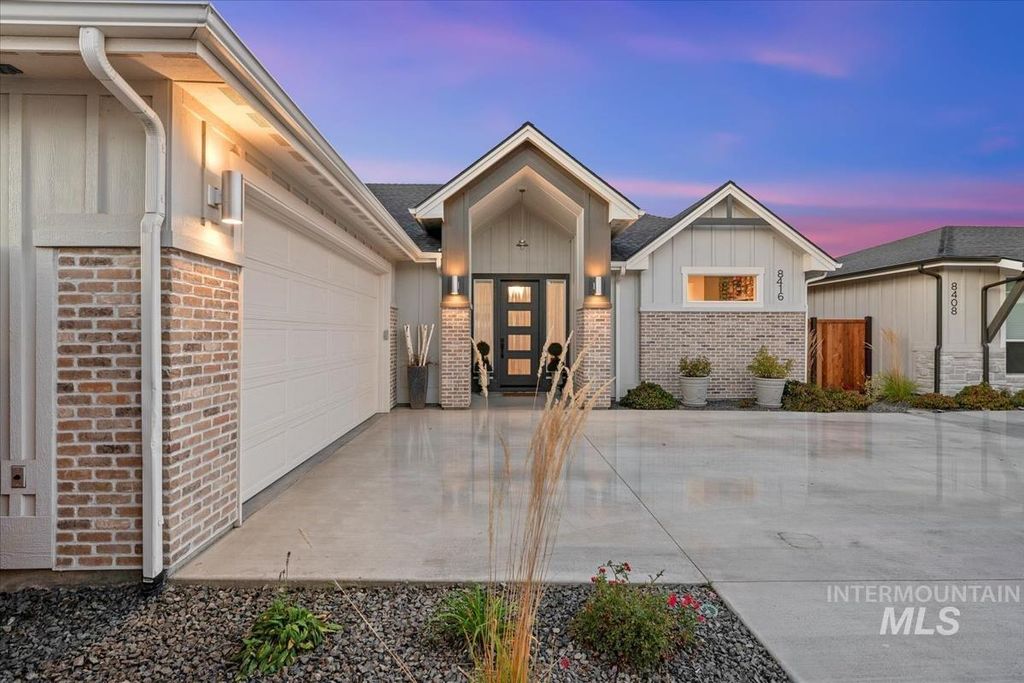 Photo of 8416 W Meltwater Ln, Eagle, ID 83616 (MLS # 98982721)