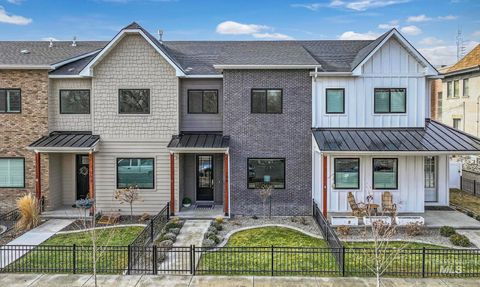 Photo of 144 4th Ave E Ave, Twin Falls, ID 83301 (MLS # 98964519)