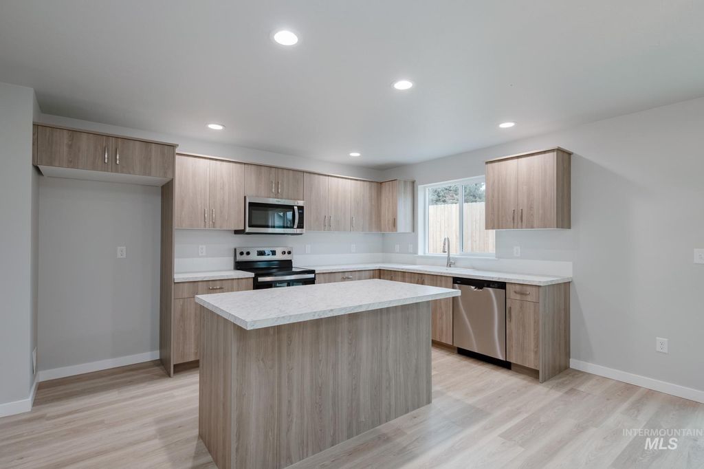 Photo of 1528 Long Pond St, Middleton, ID 83644 (MLS # 98968353)