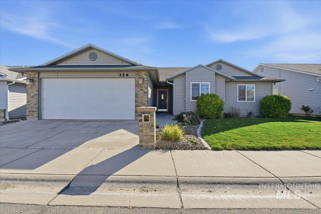Photo of 326 N Westminster St, Nampa, ID 83651 (MLS # 98980740)