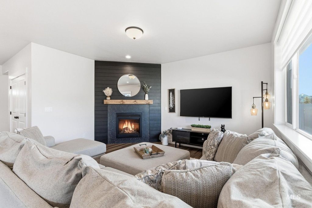 Photo of 12649 S Averyon Way, Nampa, ID 83686 (MLS # 98973245)