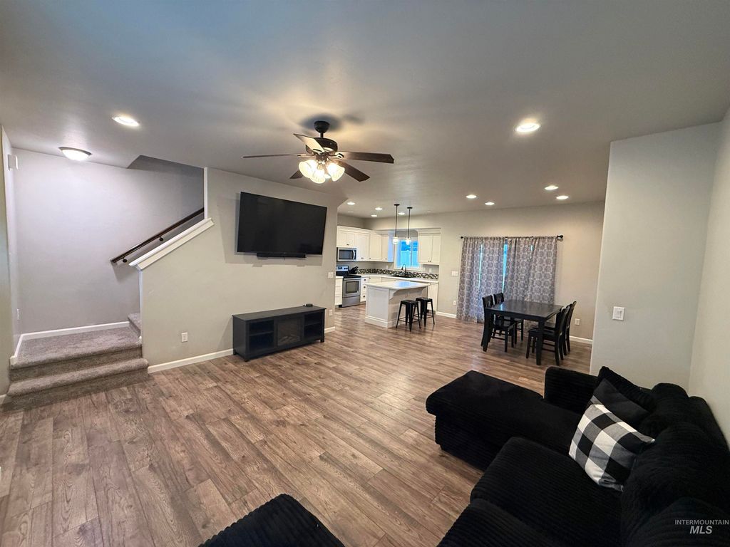 Photo of 1079 Maplewood St, Burley, ID 83318 (MLS # 98976457)