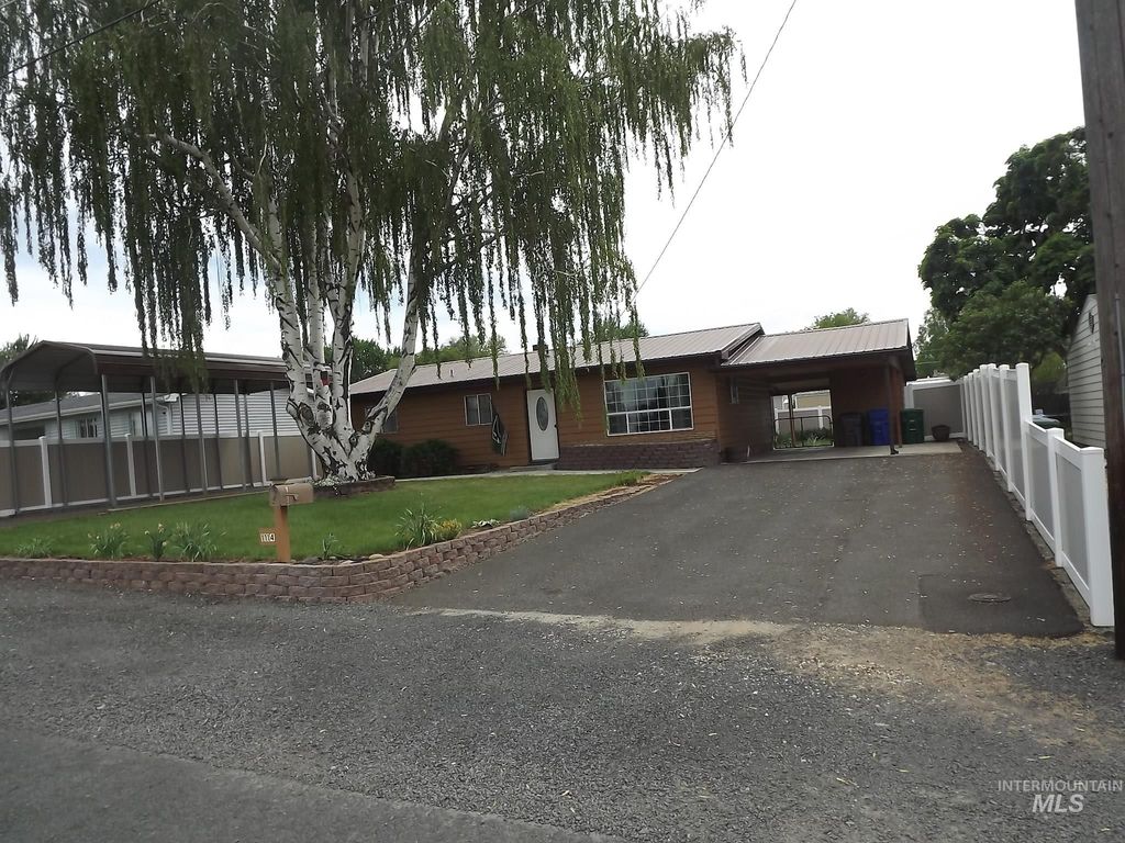 Photo of 1114 Alder Avenue, Lewiston, ID 83501 (MLS # 98985652)