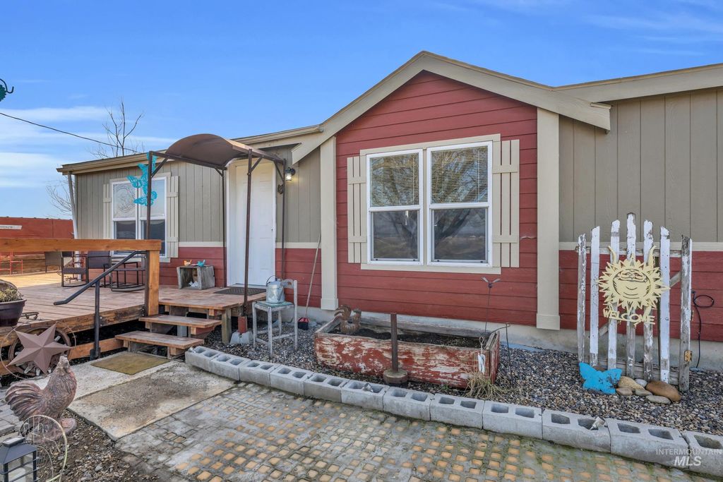 Photo of 27699 Sand Rd, Parma, ID 83660 (MLS # 98973581)