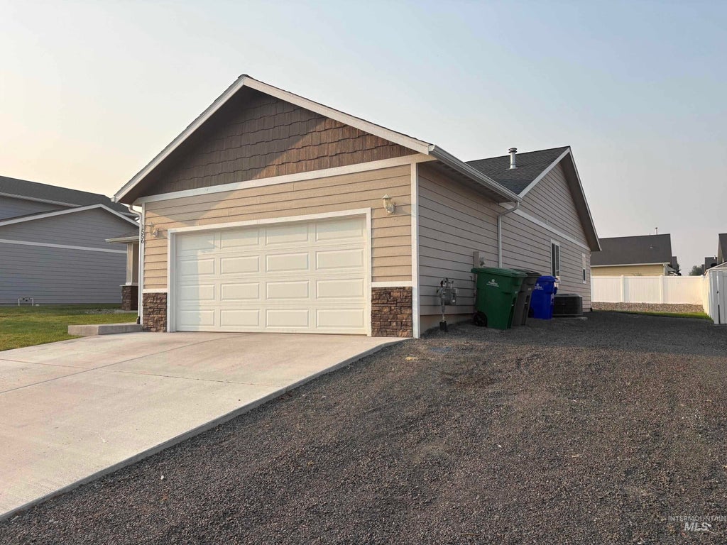 Photo of 1556 Discovery Drive, Lewiston, ID 83501 (MLS # 98990308)