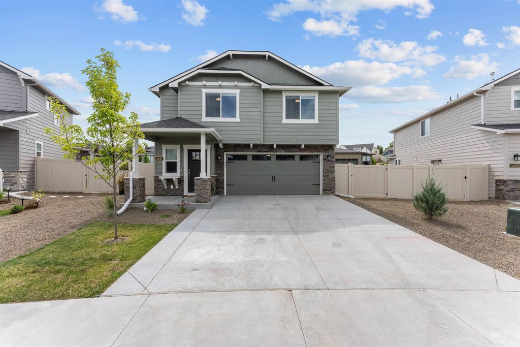 Photo of 3495 S Cabin Creek Way, Meridian, ID 83642 (MLS # 98965588)