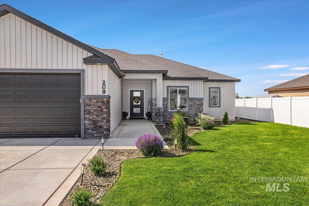 209 W 13 Ave