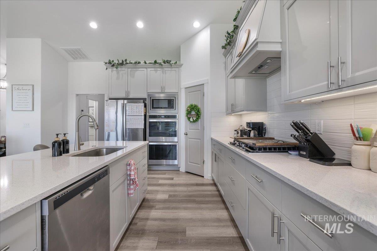 209 W 13 Ave