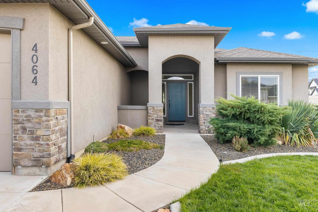 Photo of 4064 N Cool River Avenue, Meridian, ID 83646 (MLS # 98966801)