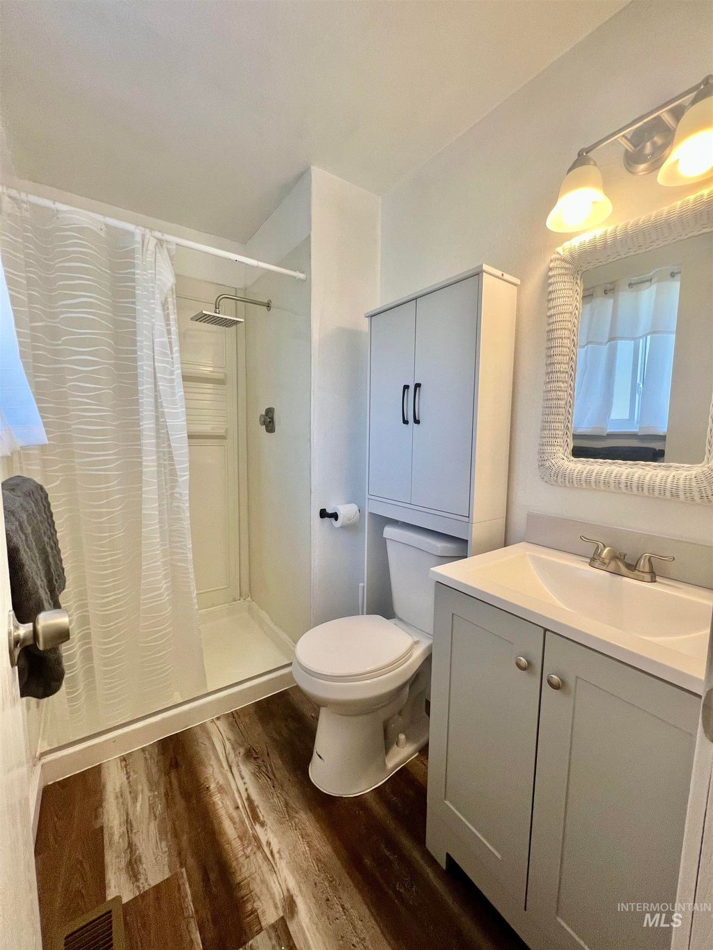 Photo of 510 Laurel Dr, Mountain Home, ID 83647 (MLS # 98977857)