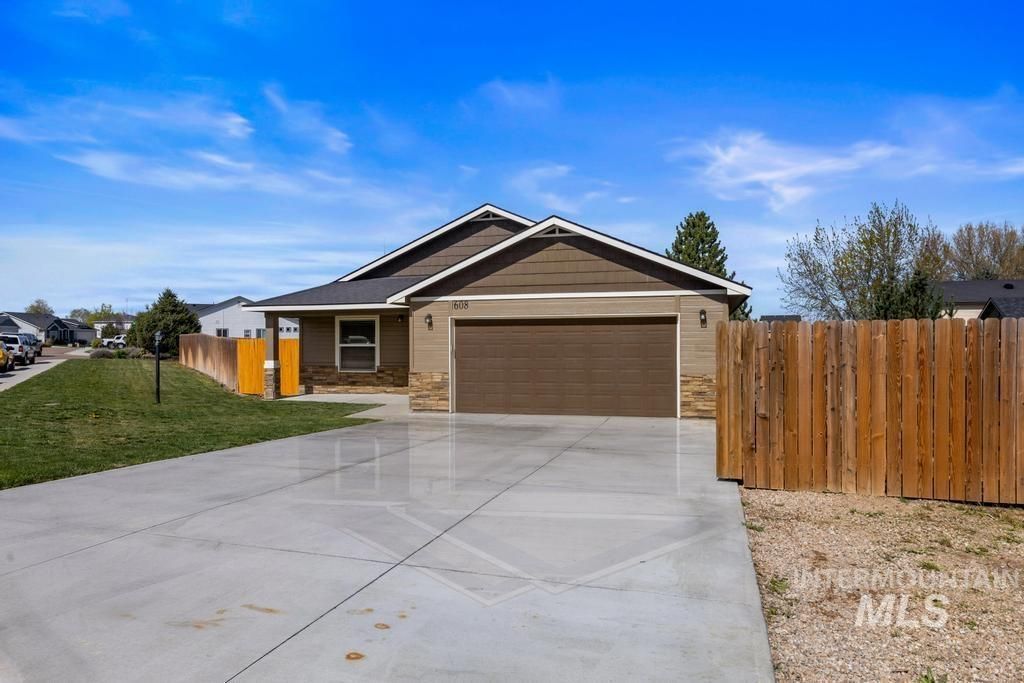 Photo of 608 Brampton Drive, Caldwell, ID 83605 (MLS # 98981834)