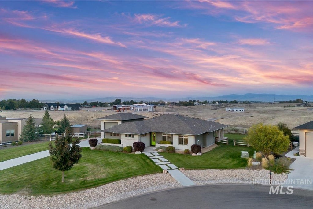 Photo of 24398 Tombstone Ridge Ct, Middleton, ID 83644 (MLS # 99001189)