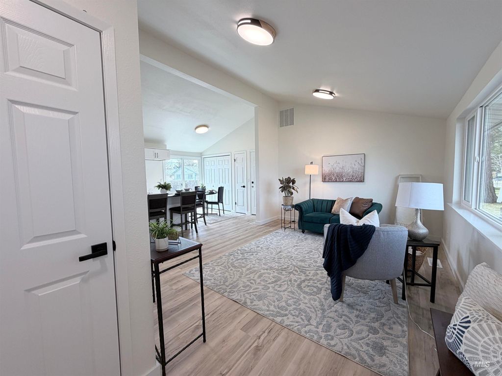 Photo of 215 E 14th North, Mountain Home, ID 83647 (MLS # 98977836)