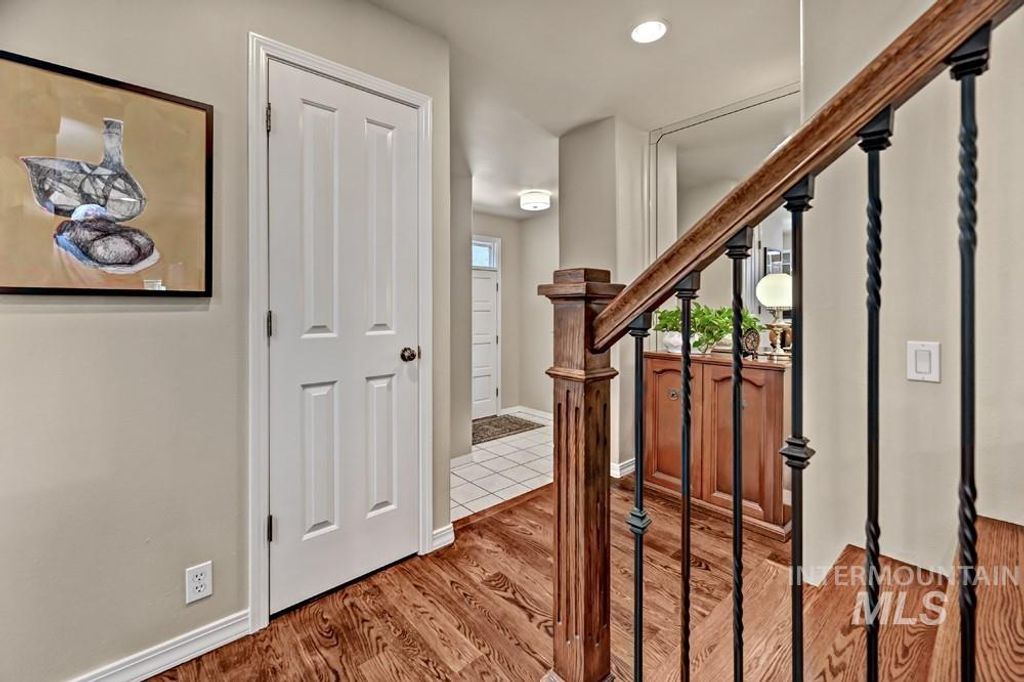 Photo of 836 E Riverpark Ln, Boise, ID 83706 (MLS # 98982661)