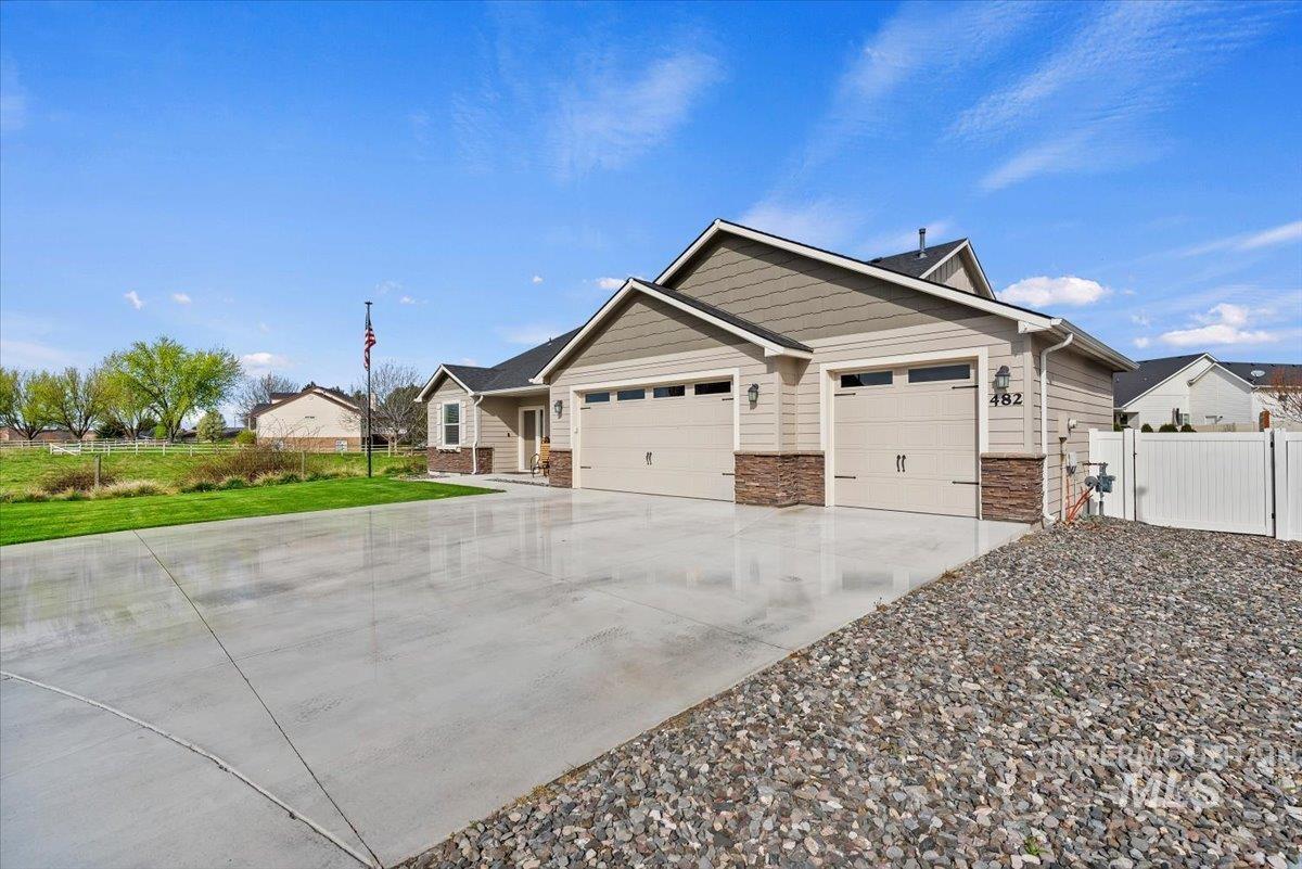 482 Fox Lantern Court