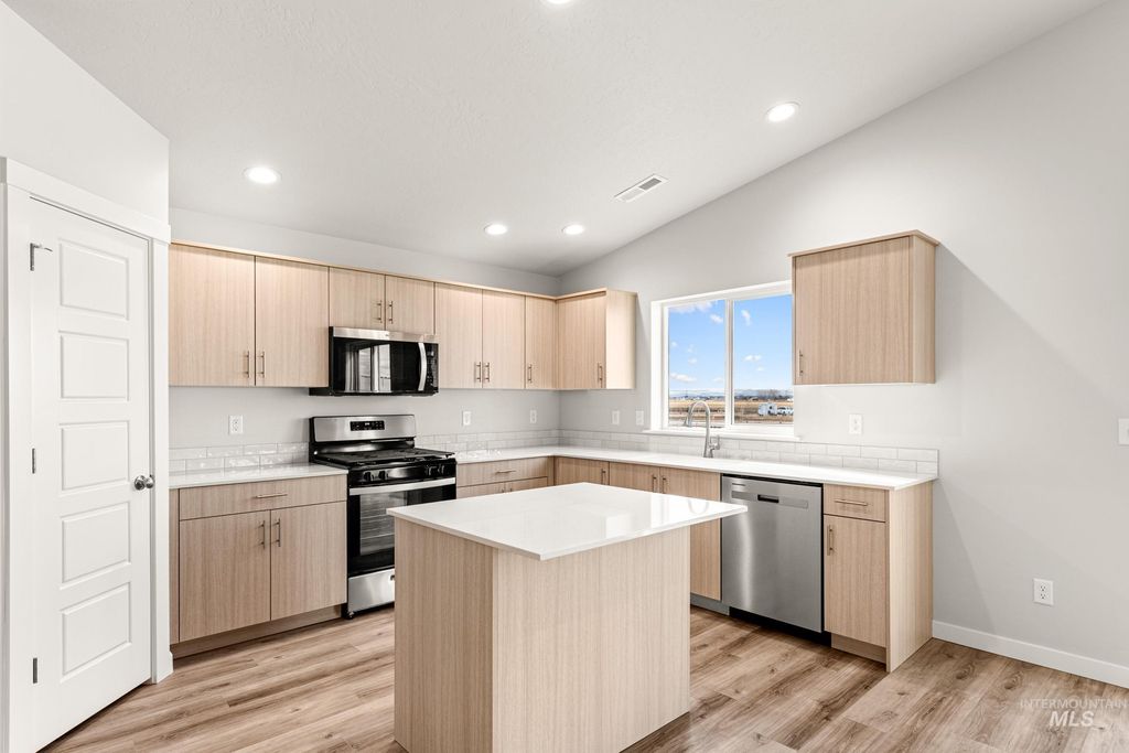 Photo of 5439 S Desert Cactus Ave, Meridian, ID 83642 (MLS # 98975523)