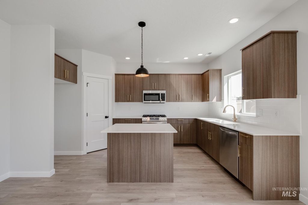 Photo of 5439 S Desert Cactus Ave, Meridian, ID 83642 (MLS # 98975523)