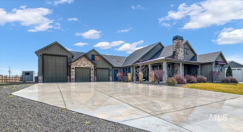 Photo of 14042 Latigo Ln, Caldwell, ID 83607 (MLS # 98977935)