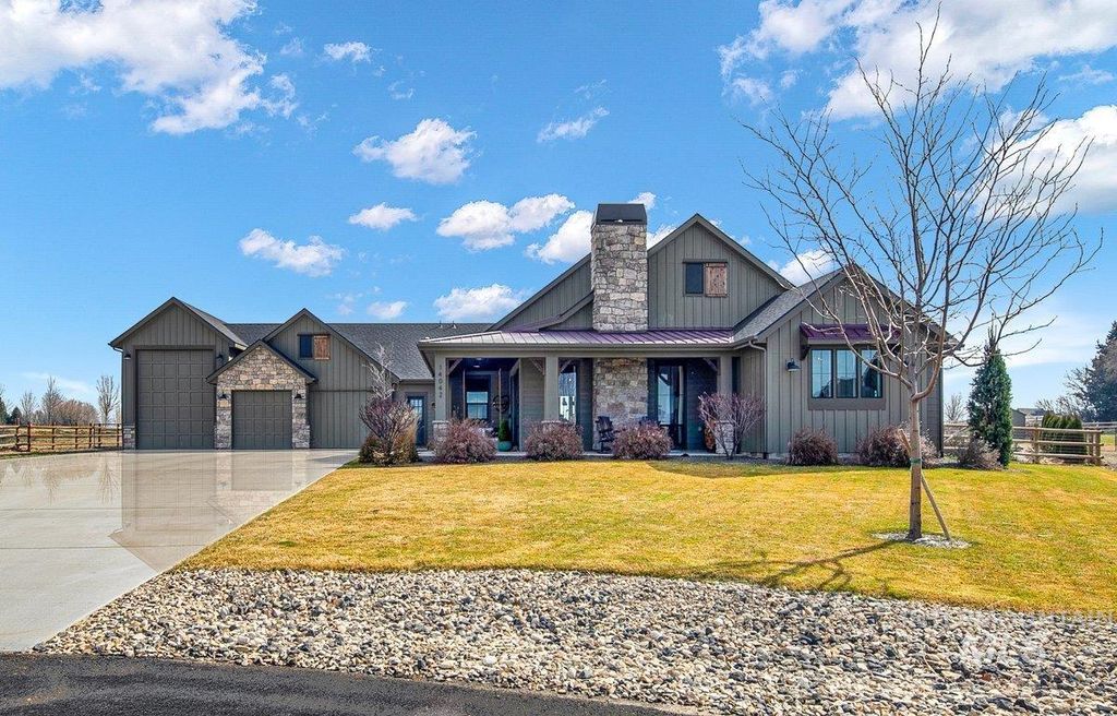 Photo of 14042 Latigo Ln, Caldwell, ID 83607 (MLS # 98977935)