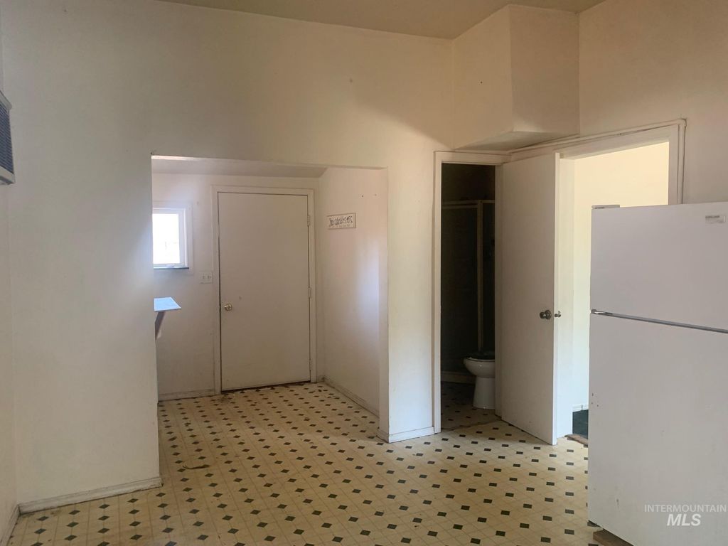 Photo of 414 N Birch St, Shoshone, ID 83352 (MLS # 98954828)