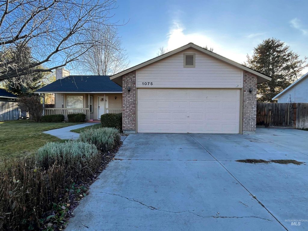 Photo of 1075 W Egret Drive, Meridian, ID 83642 (MLS # 98970029)
