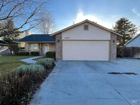 Photo of 1075 W Egret Drive, Meridian, ID 83642 (MLS # 98970029)