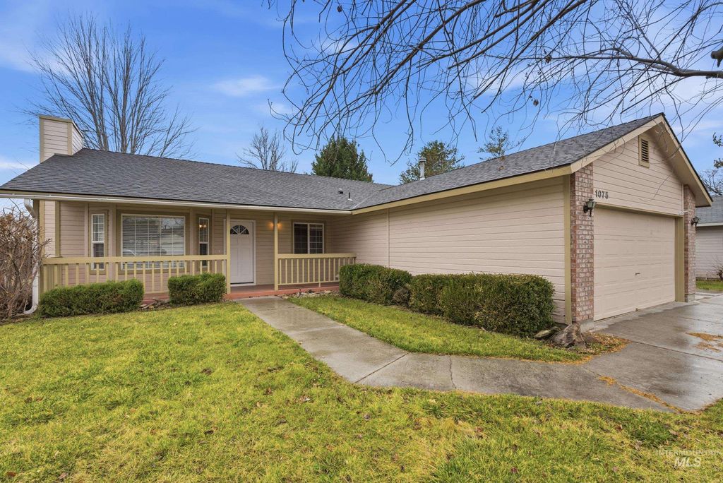 Photo of 1075 W Egret Drive, Meridian, ID 83642 (MLS # 98970029)